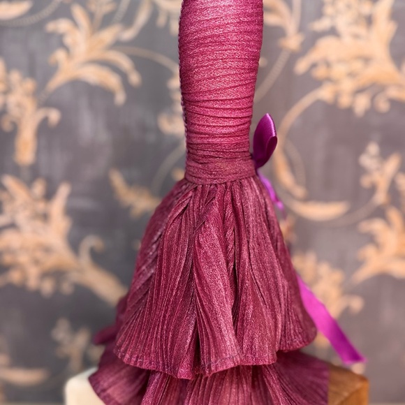 Vintage Necklace Holder with Strapless Gown with Purple Bow - Picture 10 of 12